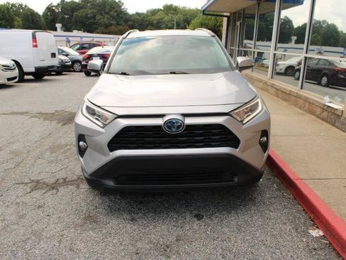 Used 2021 Toyota RAV4 XLE w/ Convenience Package AWD/4WD image 2
