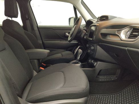 Used 2023 Jeep Renegade Latitude image 21