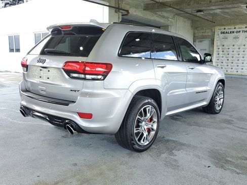 Used 2021 Jeep Grand Cherokee SRT image 5