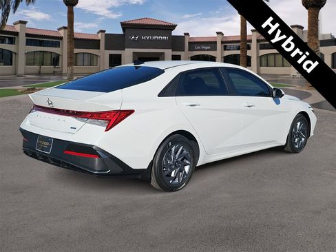 Certified 2024 Hyundai Elantra Blue image 8