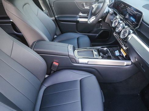 New 2026 Mercedes-Benz GLB 250 4MATIC image 15