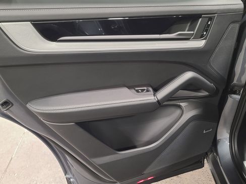 New 2026 Porsche Cayenne image 26