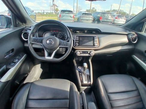 Used 2020 Nissan Kicks SR w/ SR Premium Package FWD image 26