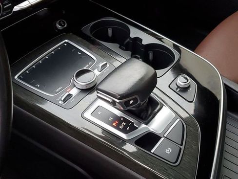 Used 2019 Audi Q7 3.0T Prestige w/ Prestige Package image 24