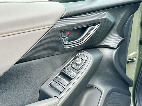 Certified 2024 Subaru Crosstrek 2.5i Limited w/ Crosstrek Mirror Package image 18
