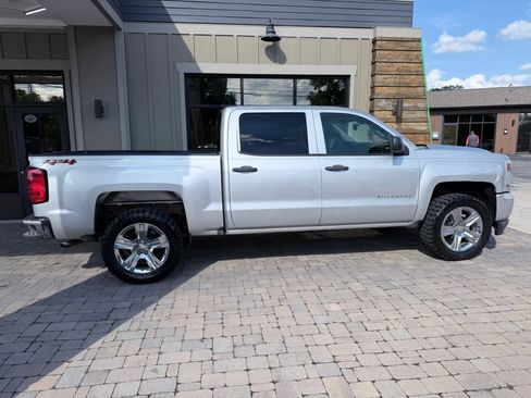 Used 2018 Chevrolet Silverado 1500 Custom w/ Custom Value Package AWD/4WD image 14