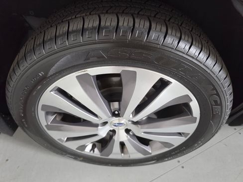 Used 2022 Subaru Ascent Limited w/ Technology Package AWD/4WD image 11