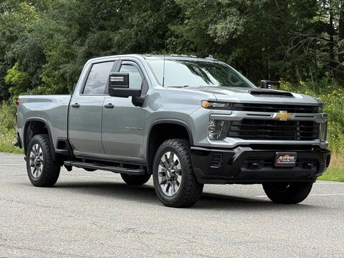 Used 2024 Chevrolet Silverado 2500 Custom w/ Custom Value Package AWD/4WD image 6
