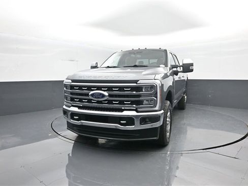 Used 2023 Ford F350 Lariat w/ Tow Technology Package image 3