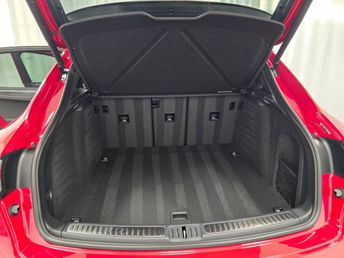 New 2026 Porsche Macan image 12