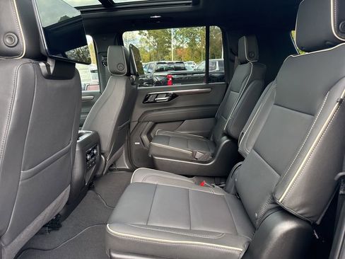 New 2026 Chevrolet Suburban Premier image 13