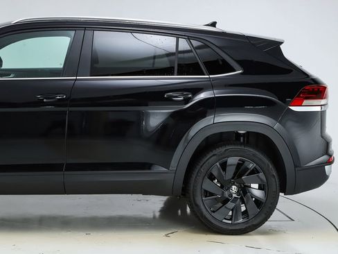 New 2026 Volkswagen Atlas Cross Sport SE image 4