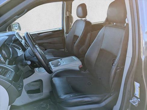 Used 2018 Dodge Grand Caravan SXT FWD image 13