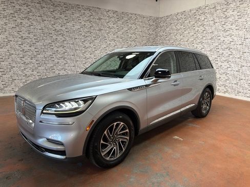 Used 2022 Lincoln Aviator 2WD image 3