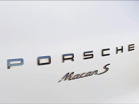 Used 2018 Porsche Macan S image 32