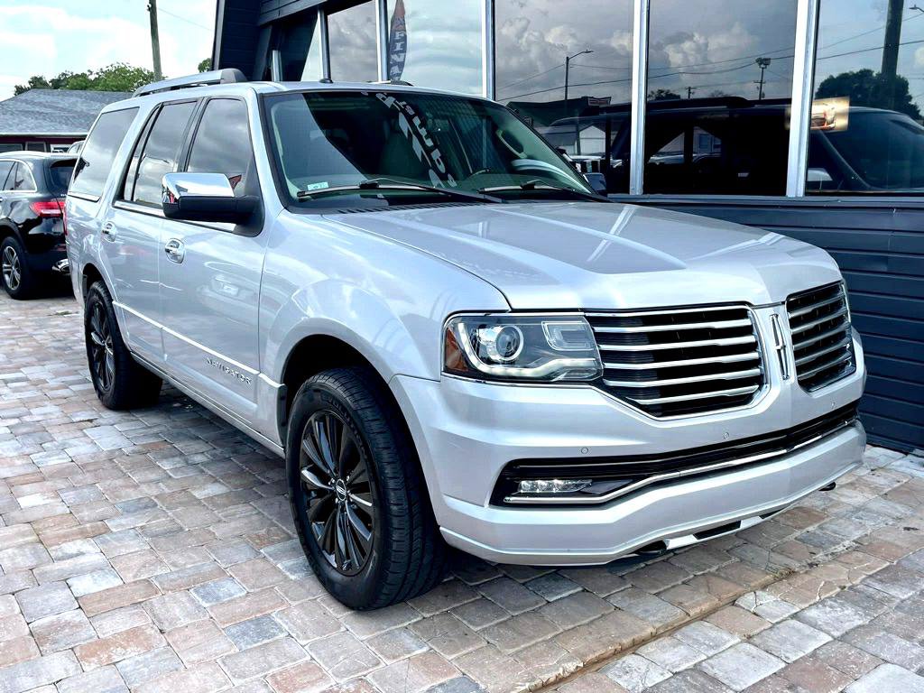 Used 2015 Lincoln Navigator 2WD image 4