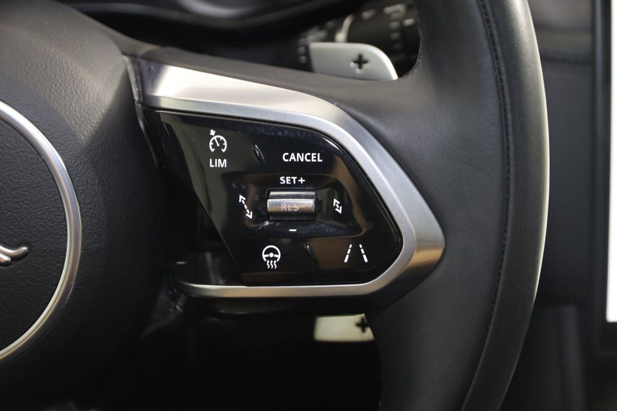 Used 2023 Jaguar F-PACE S AWD/4WD image 32