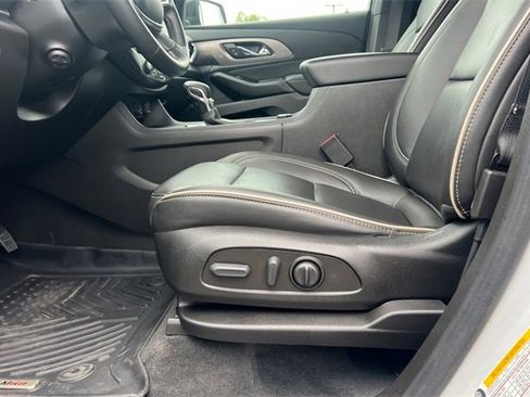 Used 2023 Chevrolet Traverse Premier w/ Redline Edition image 13
