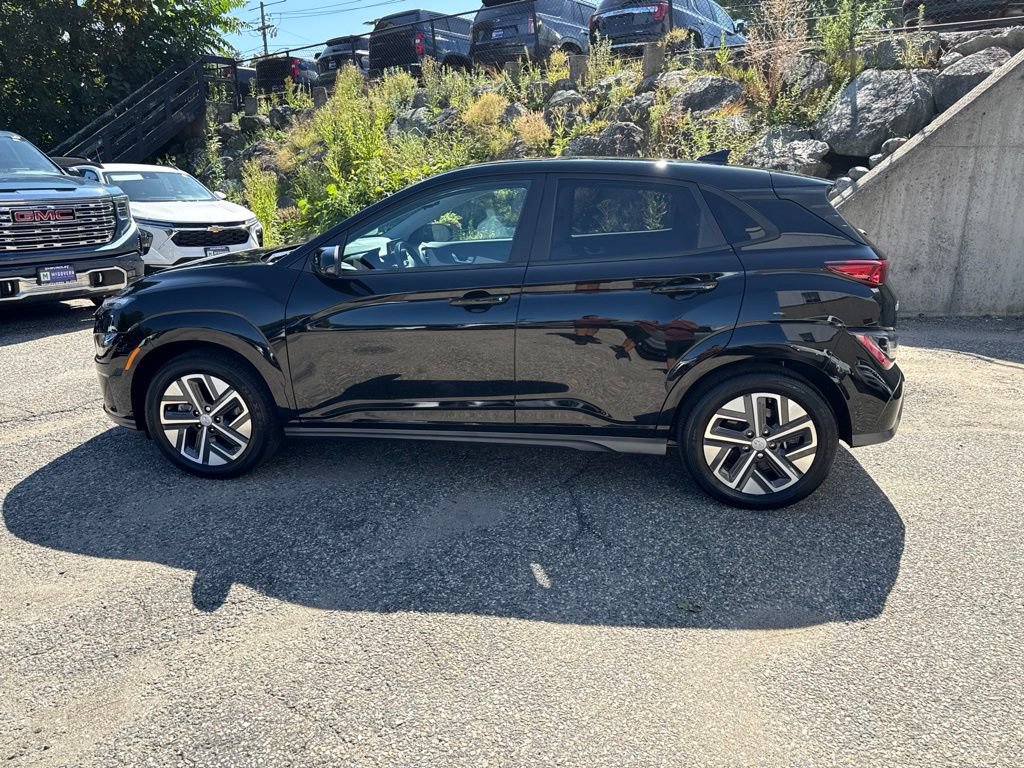 Certified 2023 Hyundai Kona SEL FWD image 3