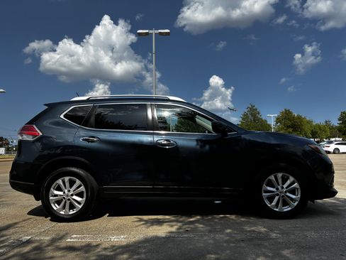 Used 2016 Nissan Rogue SV FWD image 3