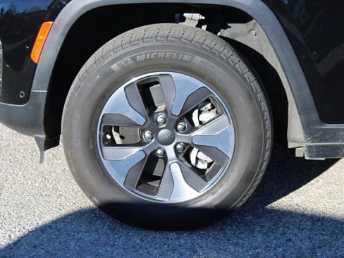 Used 2022 Jeep Grand Cherokee Limited 4xe w/ Luxury Tech Group II image 8