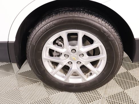 Used 2024 Chevrolet Equinox LT w/ Driver Convenience Package image 18