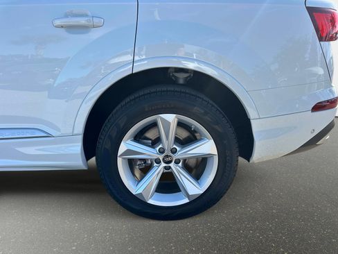 Used 2023 Audi Q7 3.0T Premium image 11