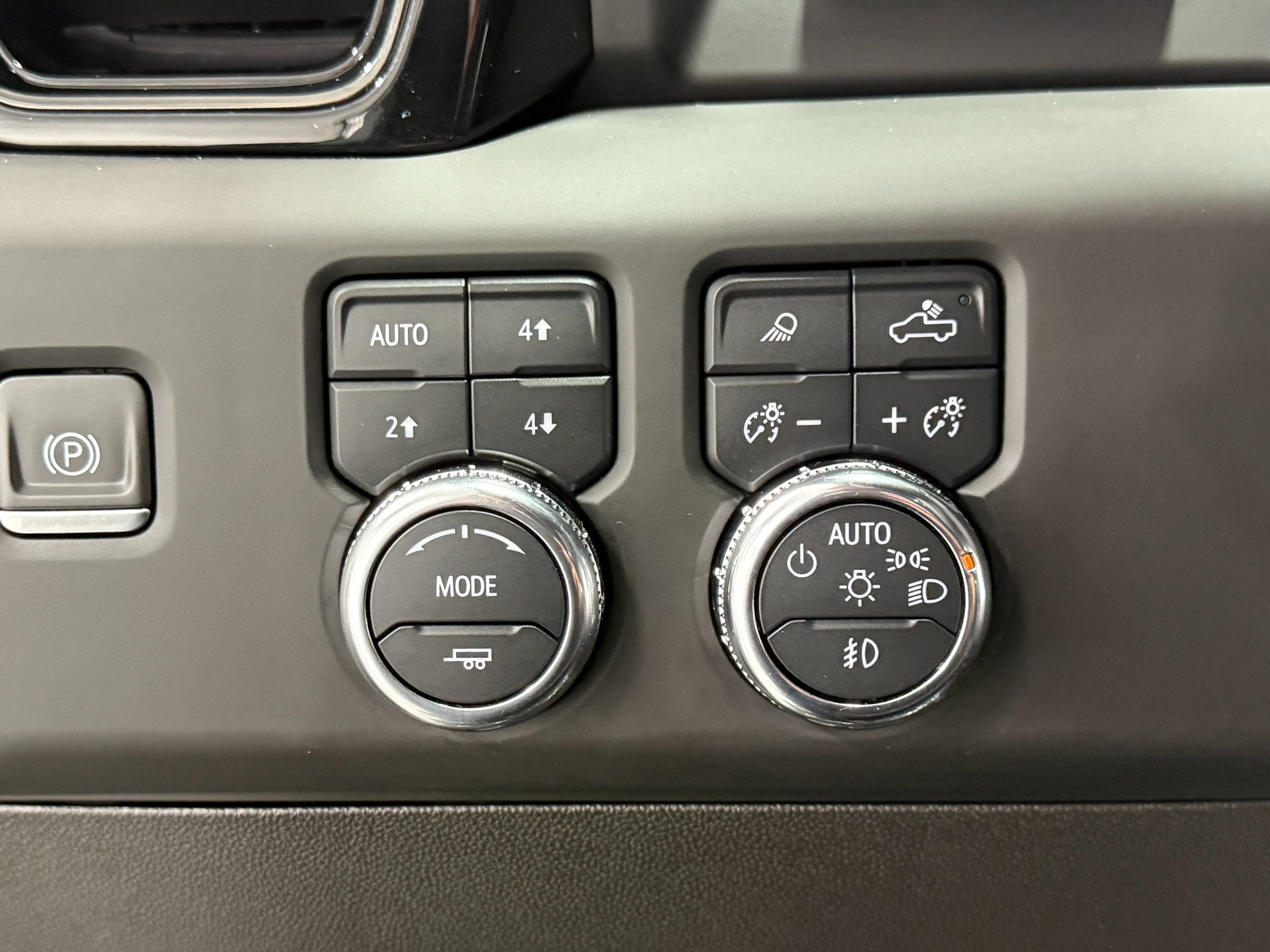 Used 2024 GMC Sierra 2500 AT4 w/ AT4 Premium Plus Package AWD/4WD image 24