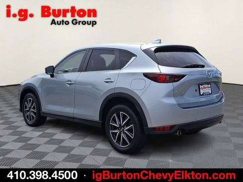 Used 2018 MAZDA CX-5 Touring w/ Preferred Equipment Package FWD image 4