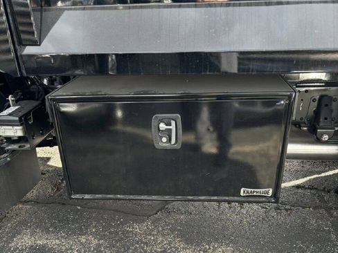 New 2025 Chevrolet Low Cab Forward image 9