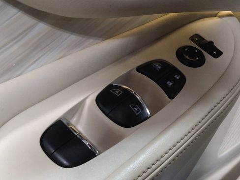 Used 2018 Nissan Murano Platinum image 27