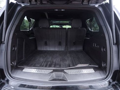 Used 2023 Chevrolet Suburban Premier AWD/4WD image 58