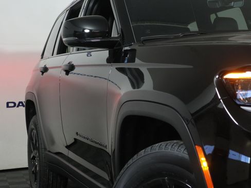 New 2026 Jeep Grand Cherokee Altitude AWD/4WD image 3