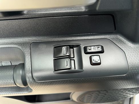 Used 2007 Toyota FJ Cruiser 4WD image 12