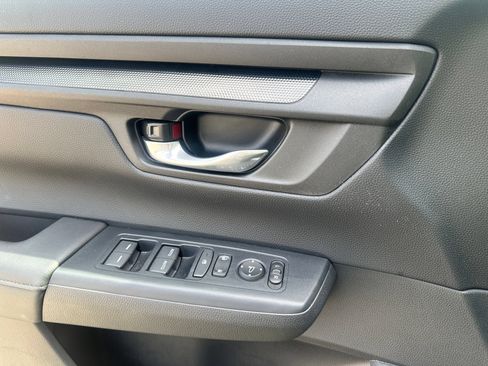 Used 2024 Honda CR-V EX image 3