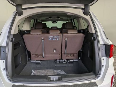 New 2026 Honda Odyssey Touring image 15