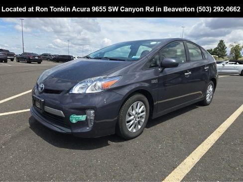 Used 2015 Toyota Prius Prime Plug-In Hybrid FWD image 3