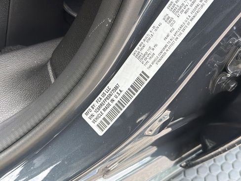 Used 2025 RAM 1500 Big Horn RWD image 34