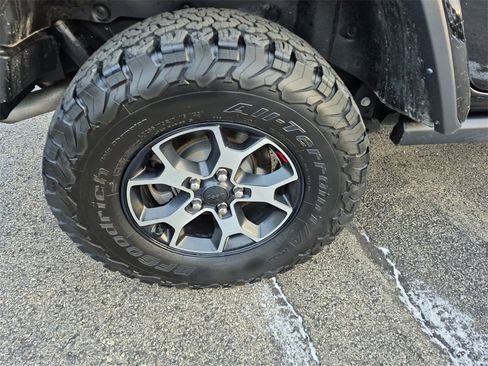 Used 2023 Jeep Wrangler Unlimited Rubicon w/ LED Lighting Group image 17