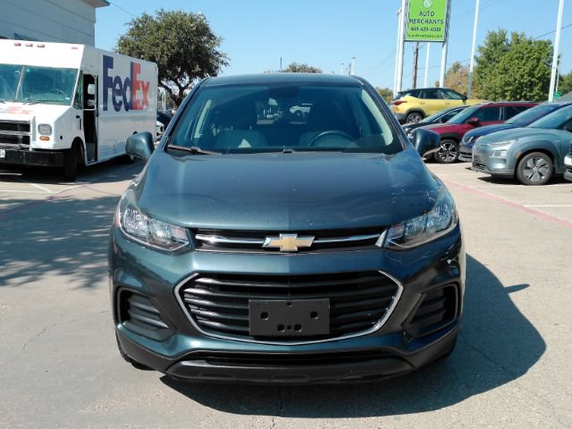 Used 2022 Chevrolet Trax LS w/ Tint and Cruise Package AWD/4WD image 2