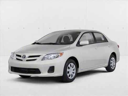 Used 2013 Toyota Corolla LE FWD image 1