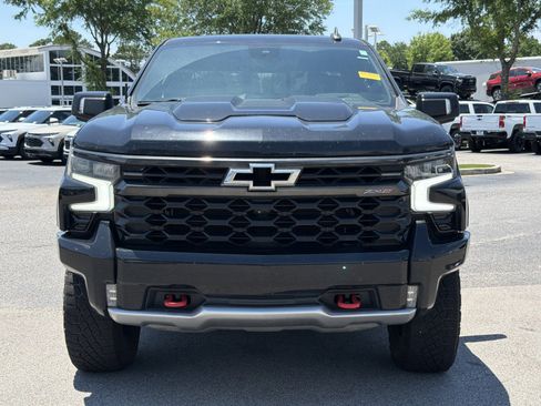 Used 2023 Chevrolet Silverado 1500 ZR2 w/ Technology Package AWD/4WD image 6