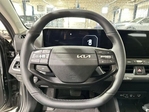 Used 2025 Kia K4 EX image 11