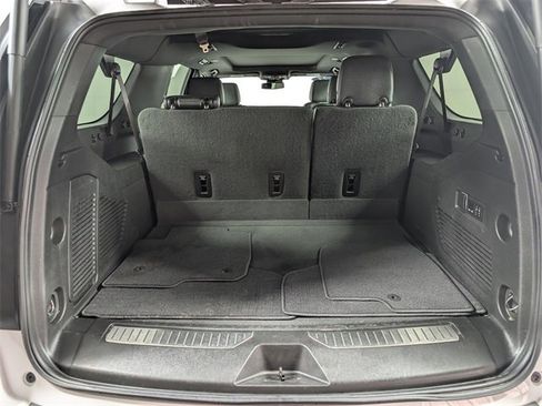 Used 2023 Chevrolet Suburban Z71 w/ Z71 Off-Road Package image 5