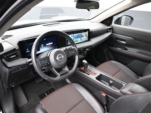 Used 2025 Nissan Kicks SR image 25