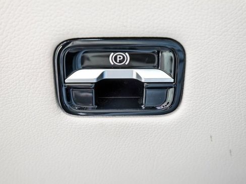 Used 2023 Mercedes-Benz S 500 4MATIC image 38