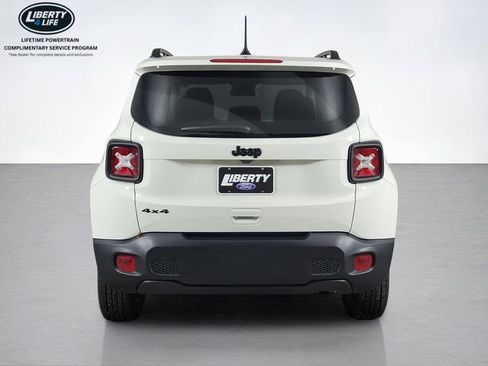 Used 2023 Jeep Renegade Latitude w/ Sun/Sound Group AWD/4WD image 4