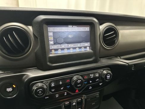Used 2022 Jeep Wrangler Unlimited Sport AWD/4WD image 11