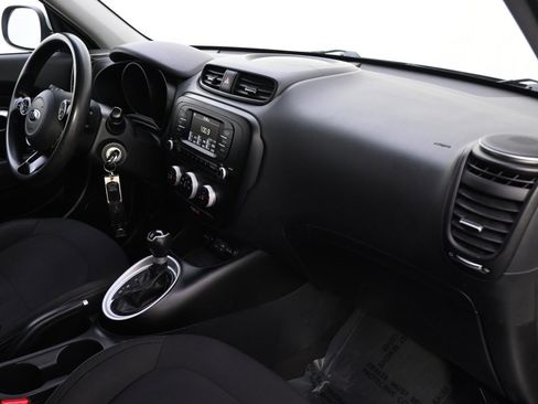 Used 2017 Kia Soul image 13