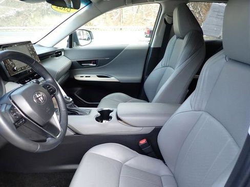 Certified 2021 Toyota Venza XLE image 15